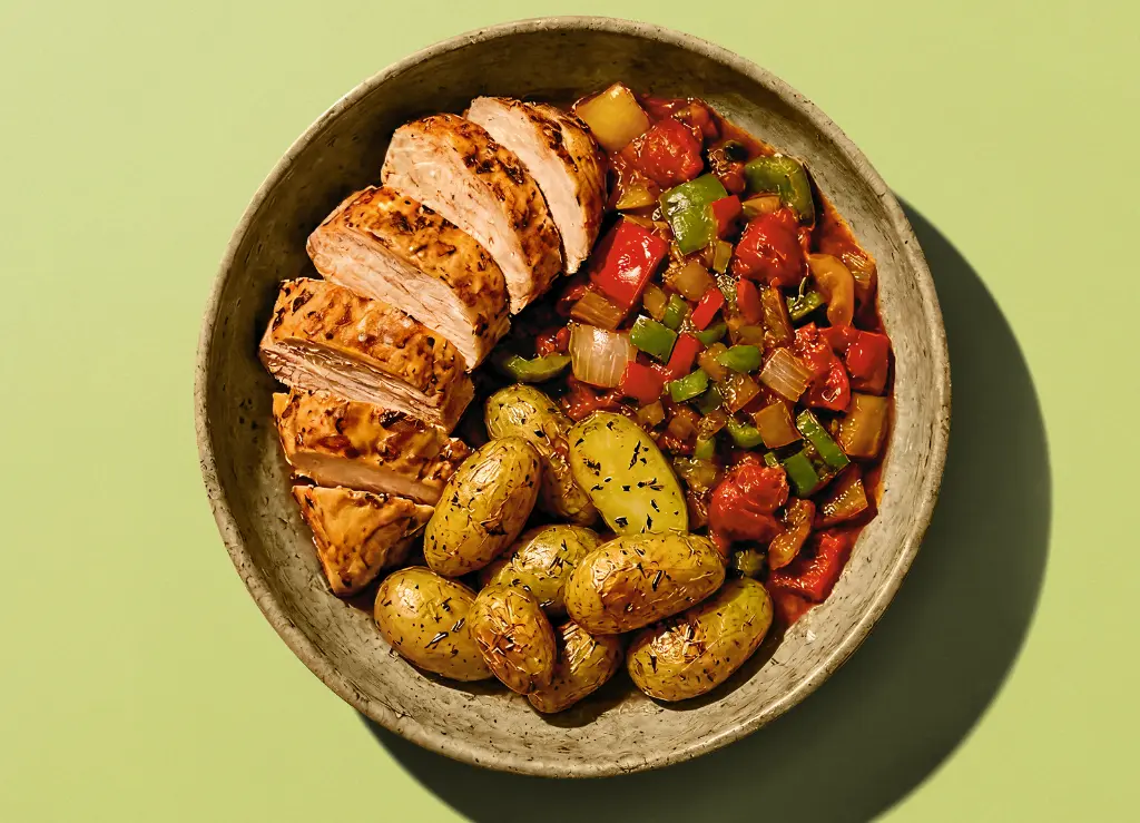 Chicken fillet with potatoes and bell peppers