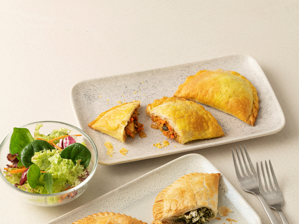 Empanada with tuna and turmeric