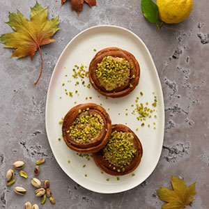 Lemon pistachio cinnamon roll