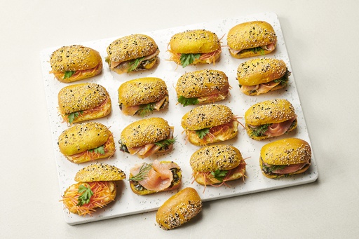 [9106099] Plateau Sandwiches met Kurkuma